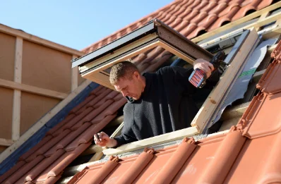 Pose de fenêtres de toit Velux à Gouillons